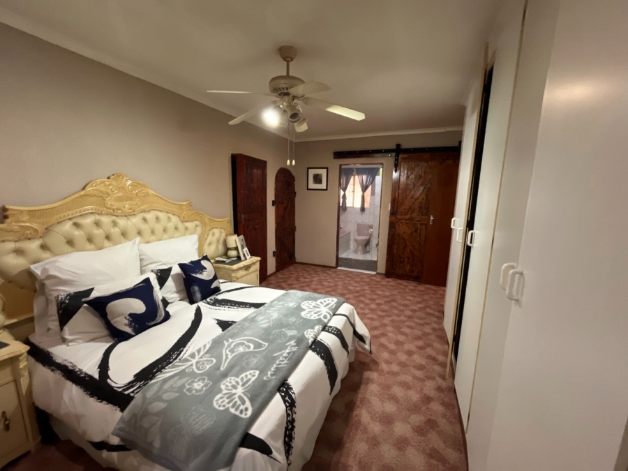 3 Bedroom Property for Sale in Geelhoutpark North West